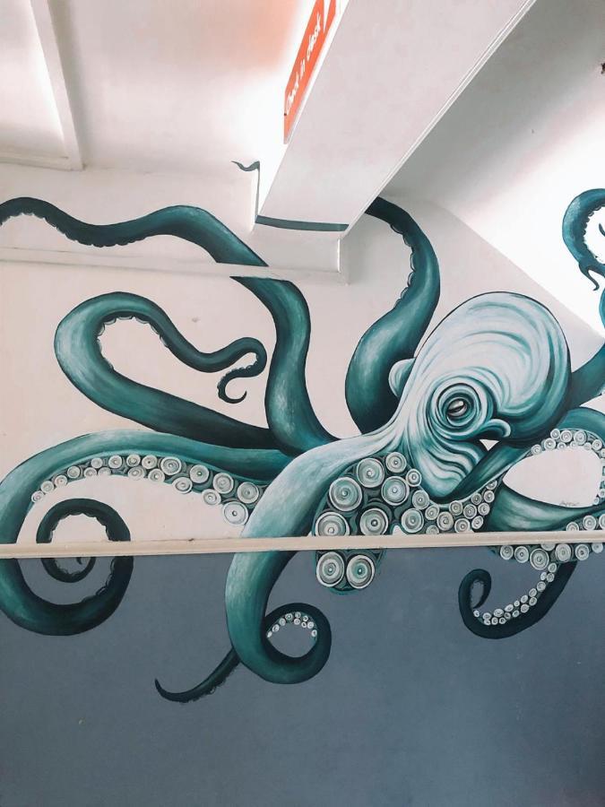 Lahinch -Beach -Surf- Hostel Экстерьер фото